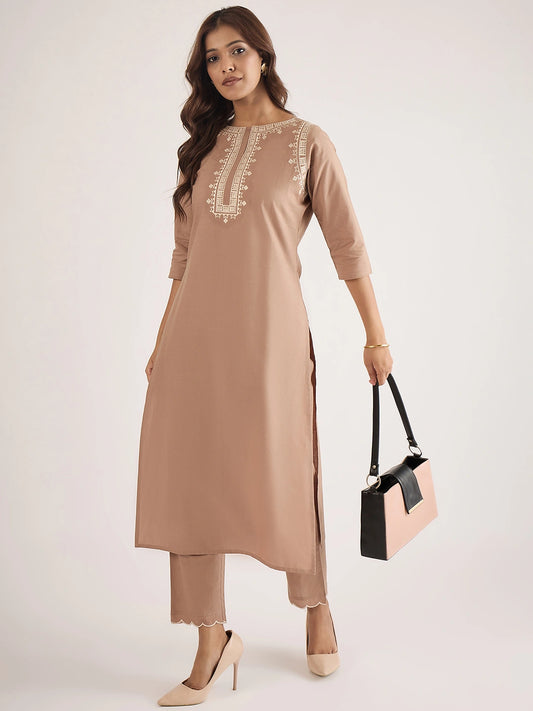 Women Brown cotton embroidered straight-cut kurta