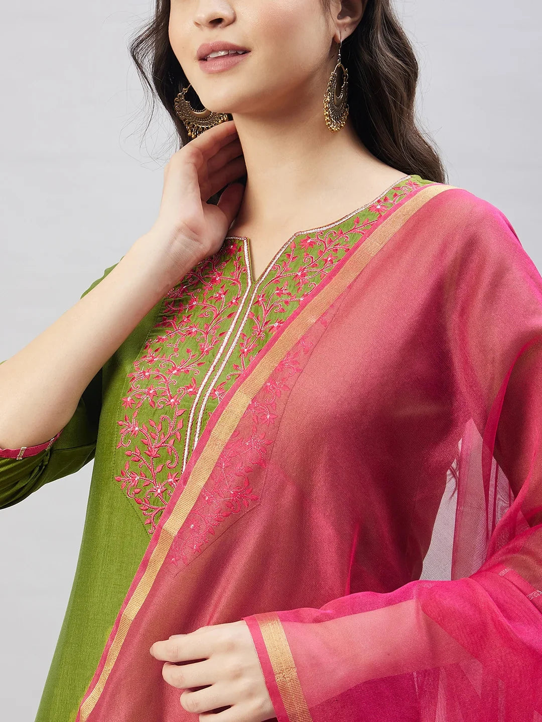 winered-woman-green-embroidery-kurta-set-with-contrast-dupatta