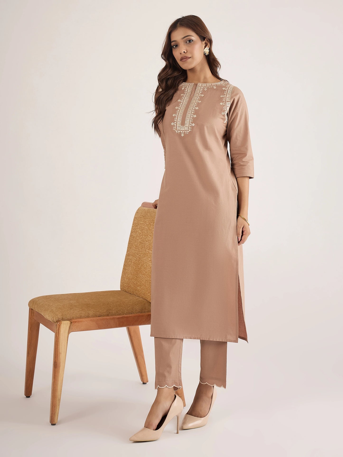 Women Brown cotton embroidered straight-cut kurta