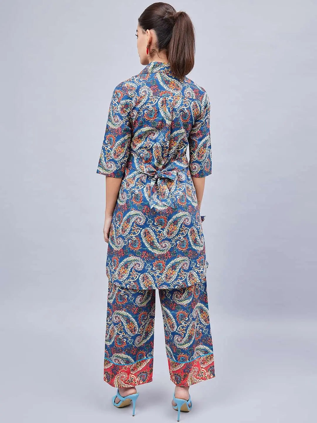 winered-woman-blue-paisley-print-hi-low-coord-set