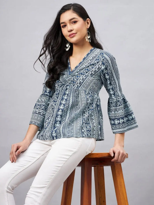 winered-woman-navy-blue-paisley-stripe-v-neck-top