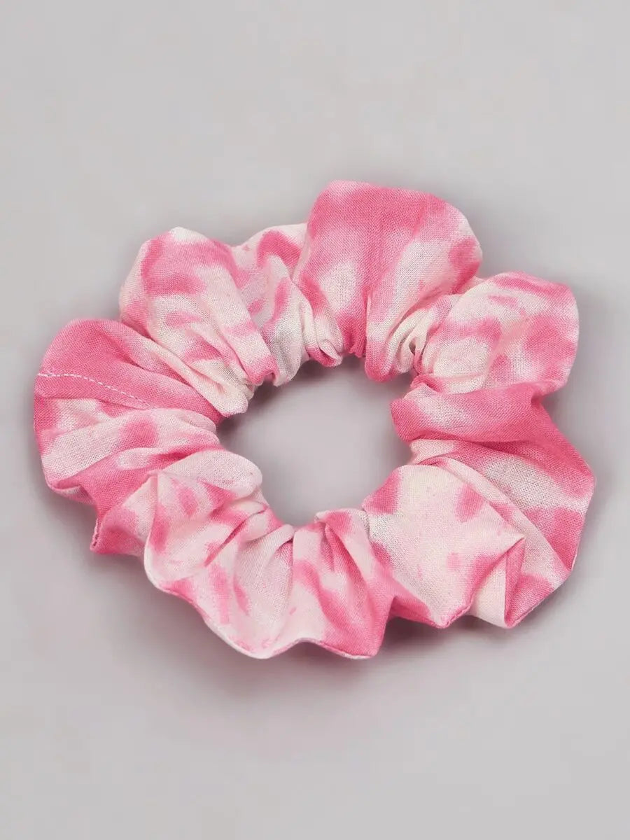 winered-woman-white-and-pink-tie-dye-co-ord-set-with-scrunchies