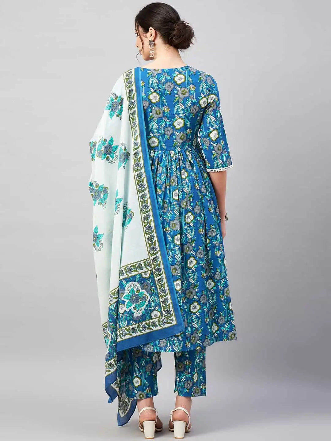 winered-women-blue-floral-print-flared-kurta-dupatta-set