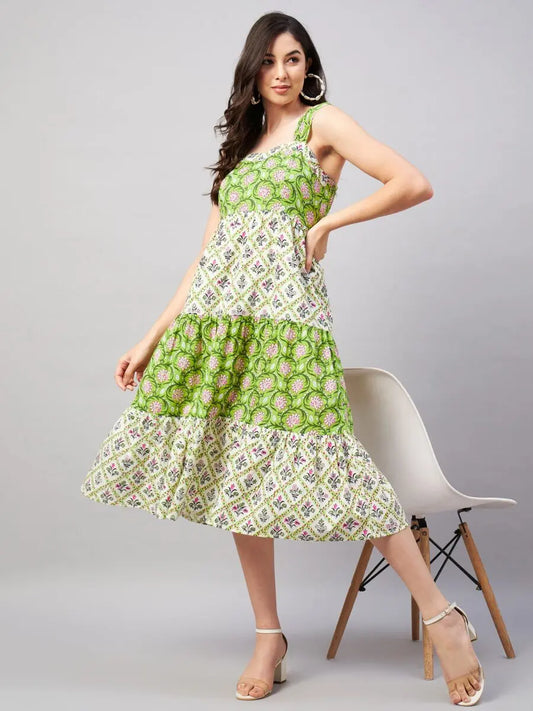 winered-women-green-white-shoulder-strap-panelled-dress