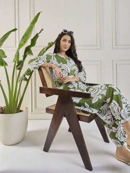 winered-women-green-neck-sleeve-lace-detailing-co-ord-set