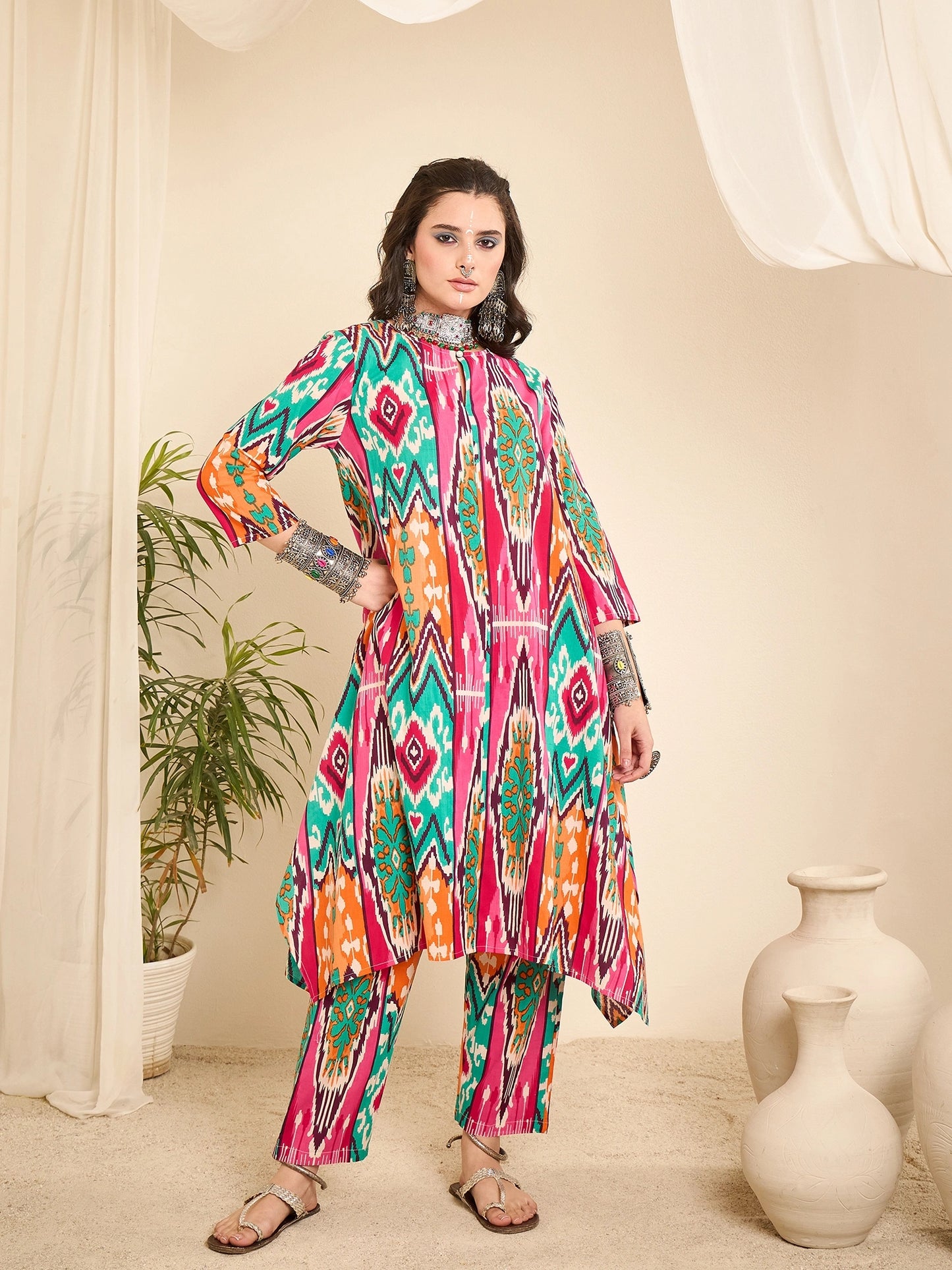 women-ikat-printed-aysmmetric-bottom-co-ord-set