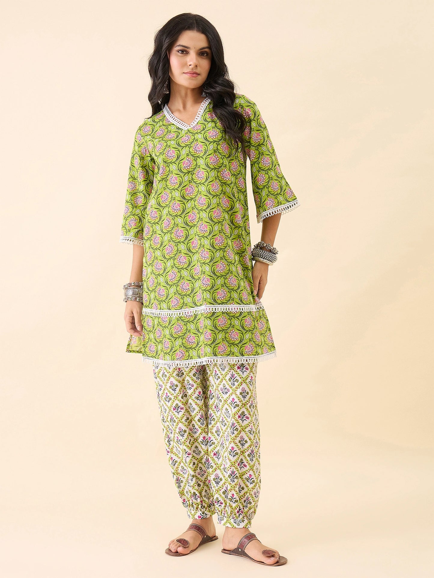 Women's Floral Printed Balloon Pant Set | V-Neck | Three-Quarter  Bell Sleeves | Lace Trim Ethnic Kurta Set