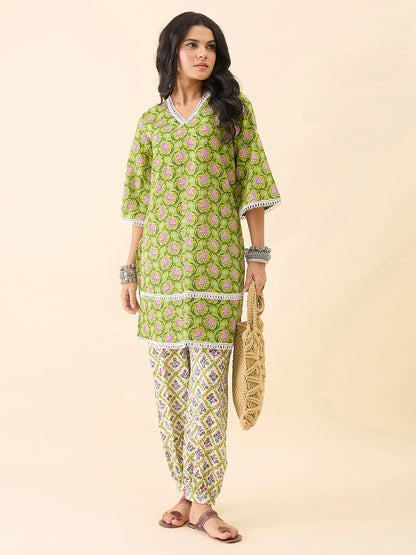 Women's Floral Printed Balloon Pant Set | V-Neck | Three-Quarter  Bell Sleeves | Lace Trim Ethnic Kurta Set