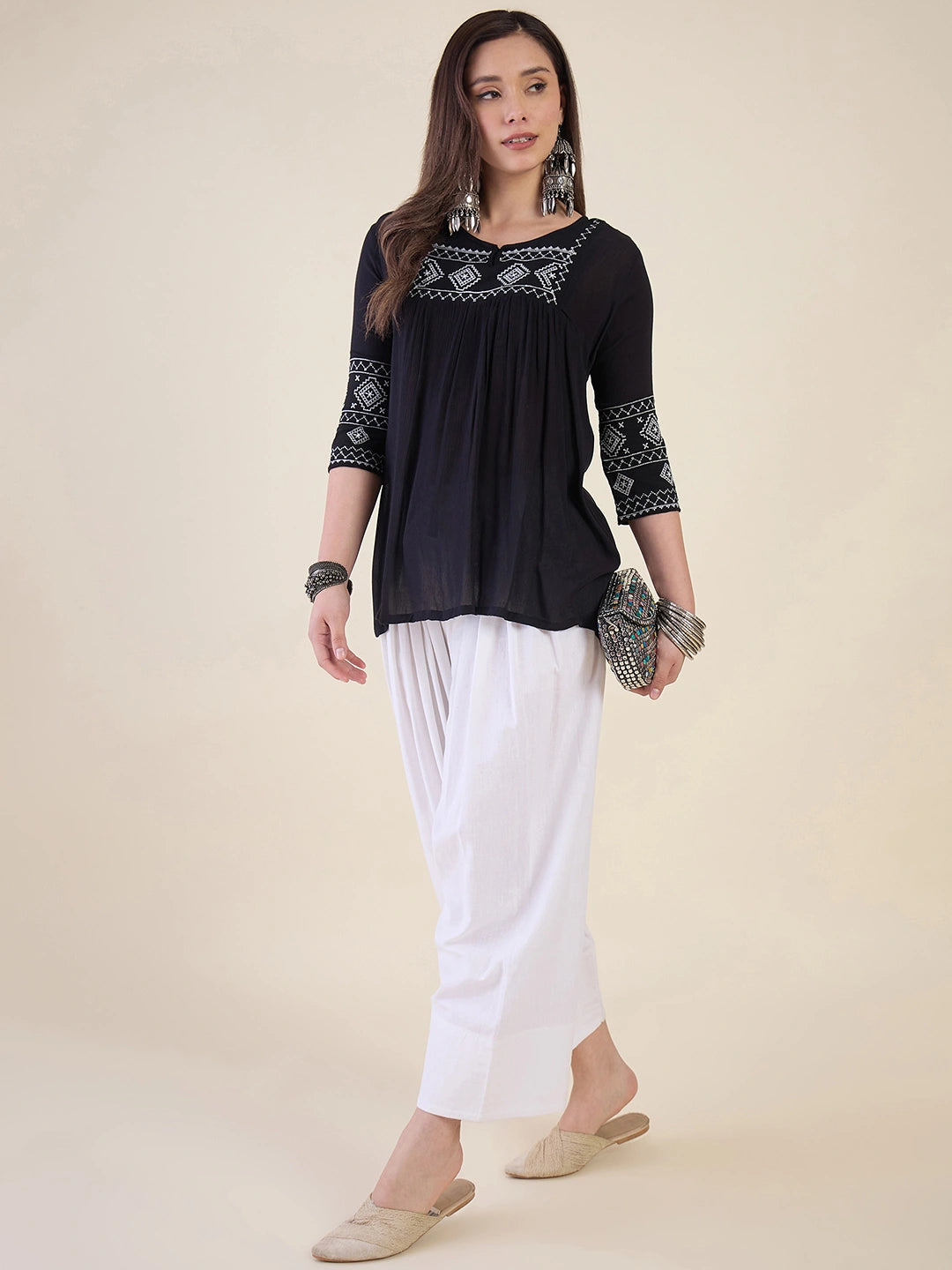 Women White Solid Cotton Farshi Salwar