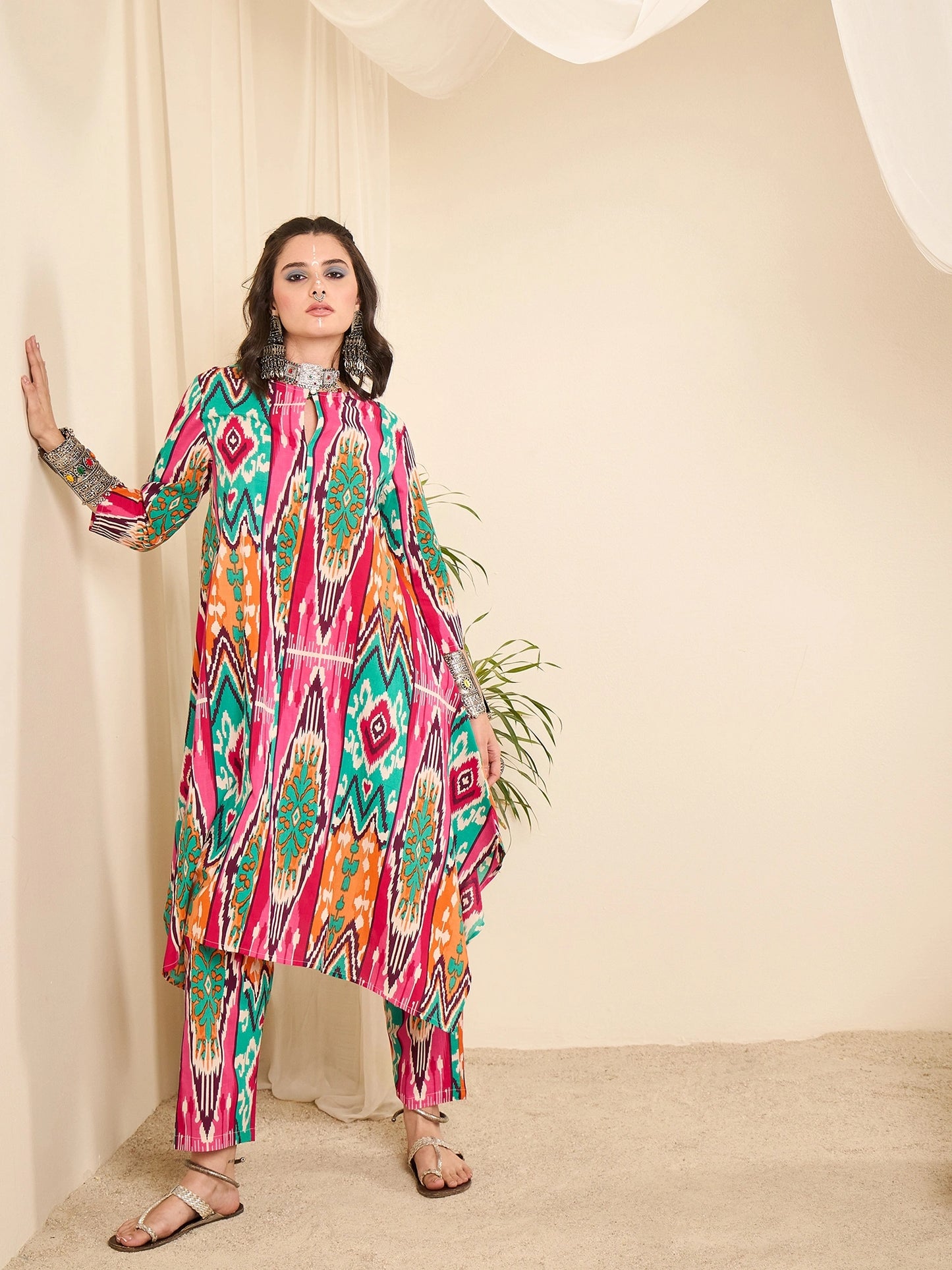 women-ikat-printed-aysmmetric-bottom-co-ord-set