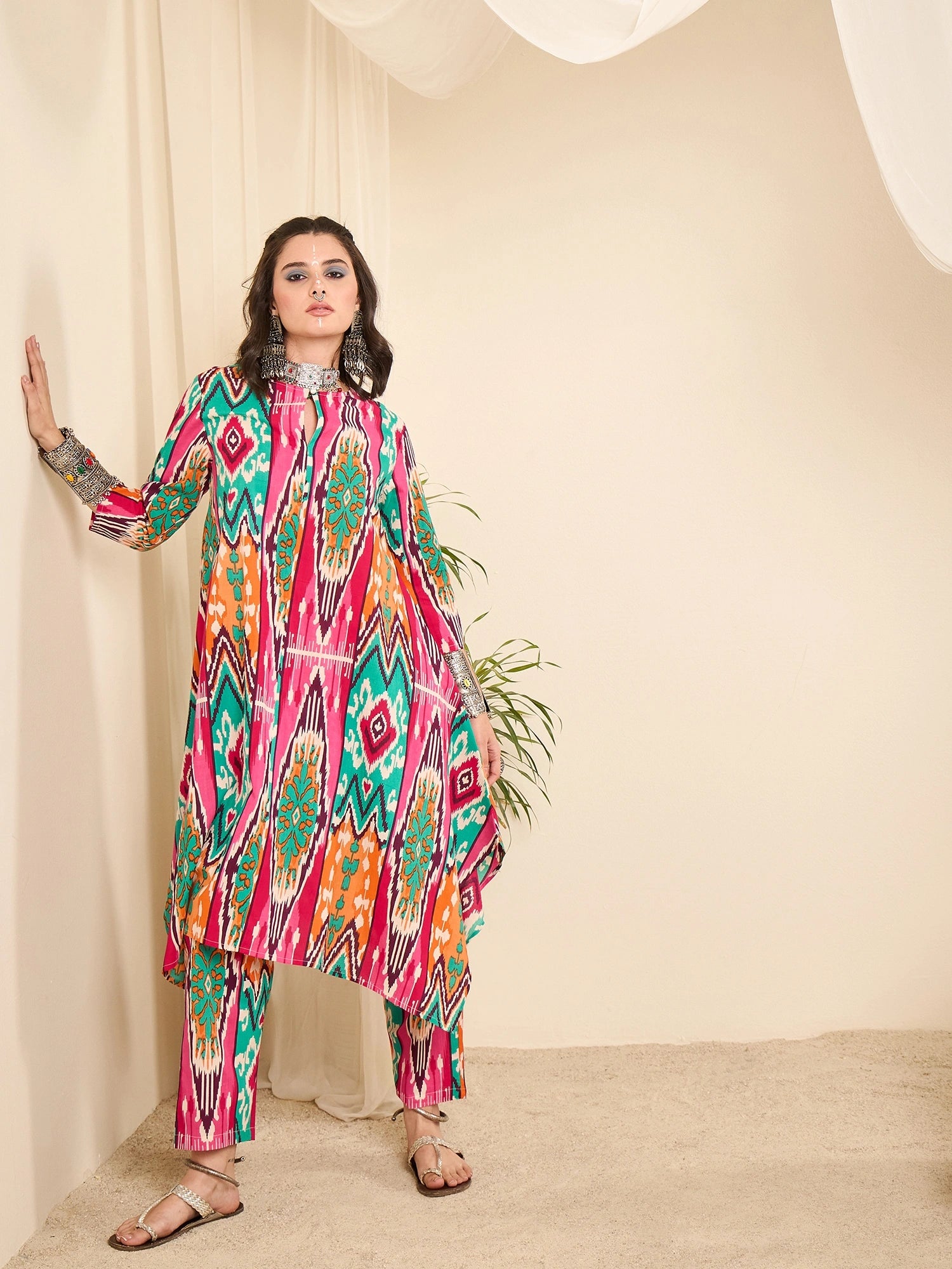 women-ikat-printed-aysmmetric-bottom-co-ord-set