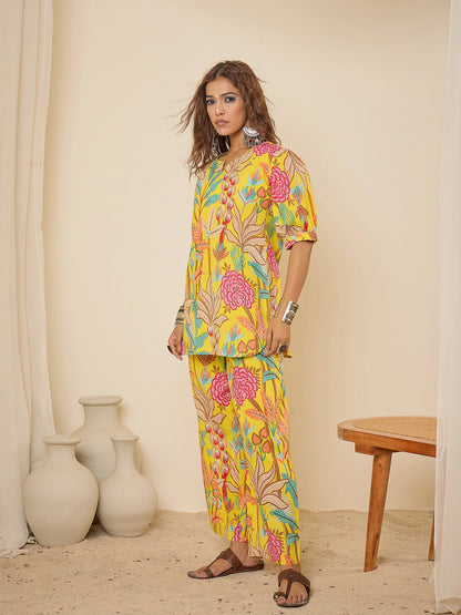 women-yellow-tropical-print-puff-sleeve-tunic-co-ord-set