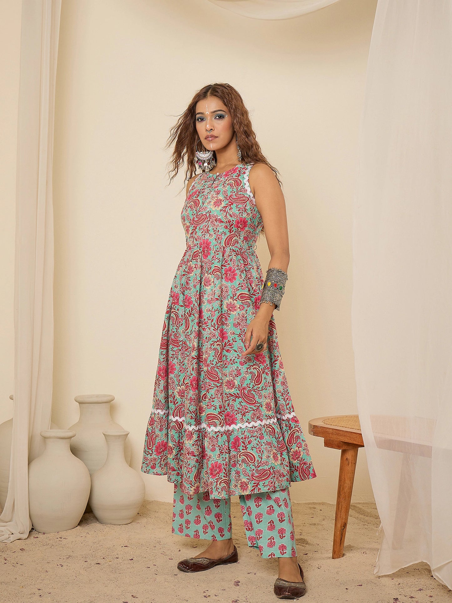 woman-mint-green-paisley-print-flared-kurta-set