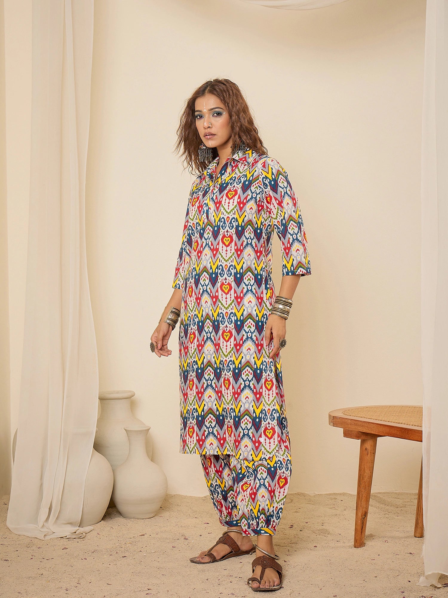 women-geometric-print-collared-pathani-kurta-set