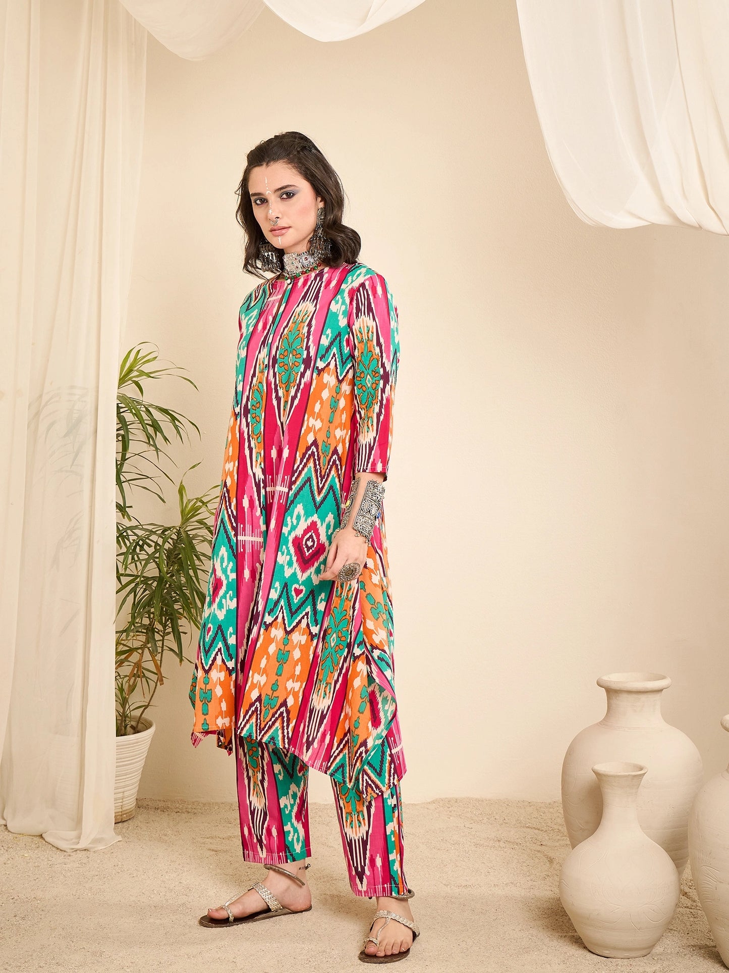 women-ikat-printed-aysmmetric-bottom-co-ord-set