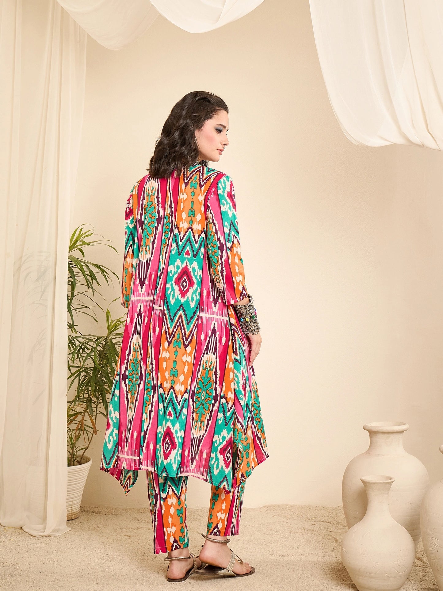women-ikat-printed-aysmmetric-bottom-co-ord-set