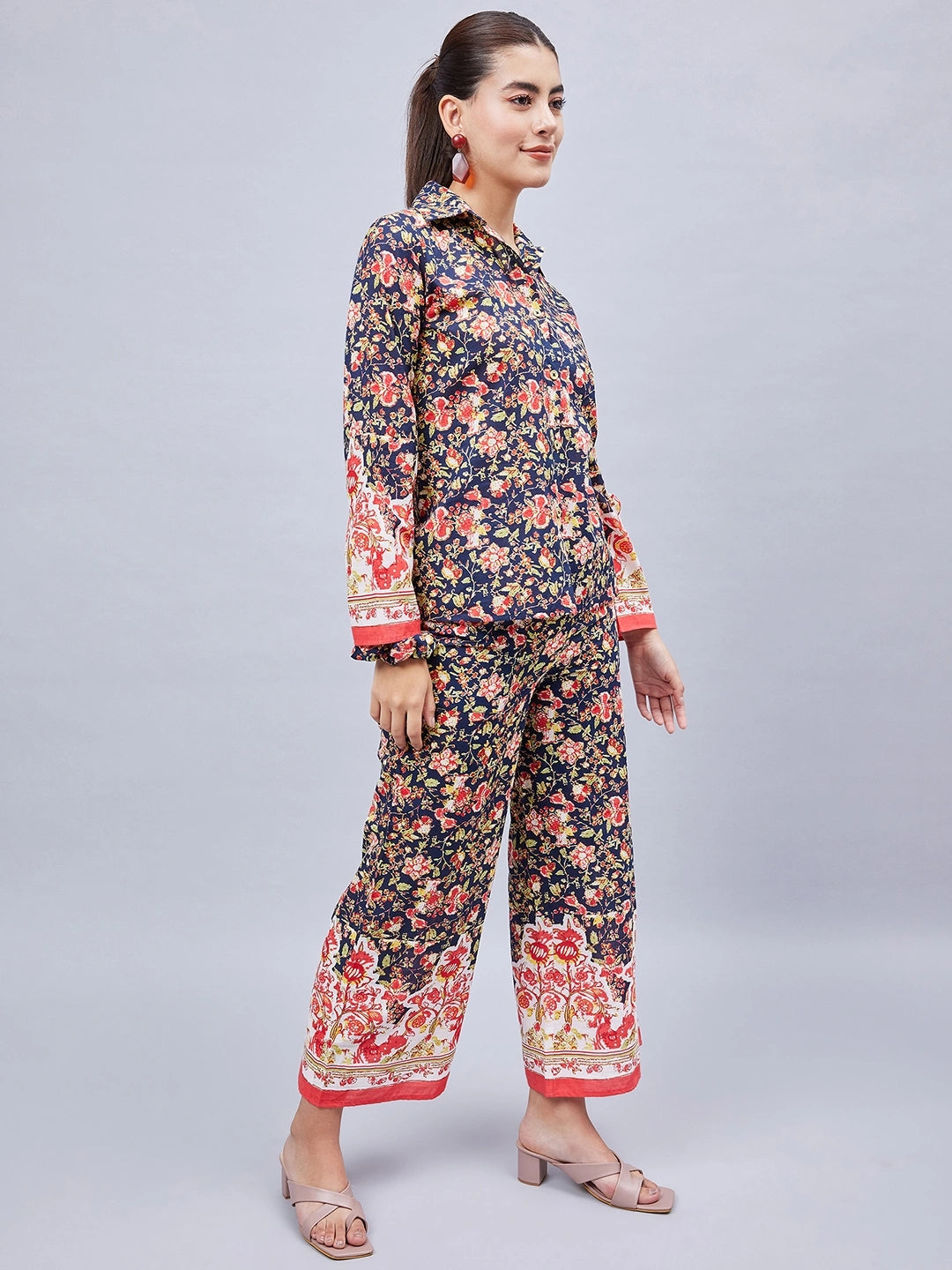 winered-women-navy-blue-border-print-co-ord-set