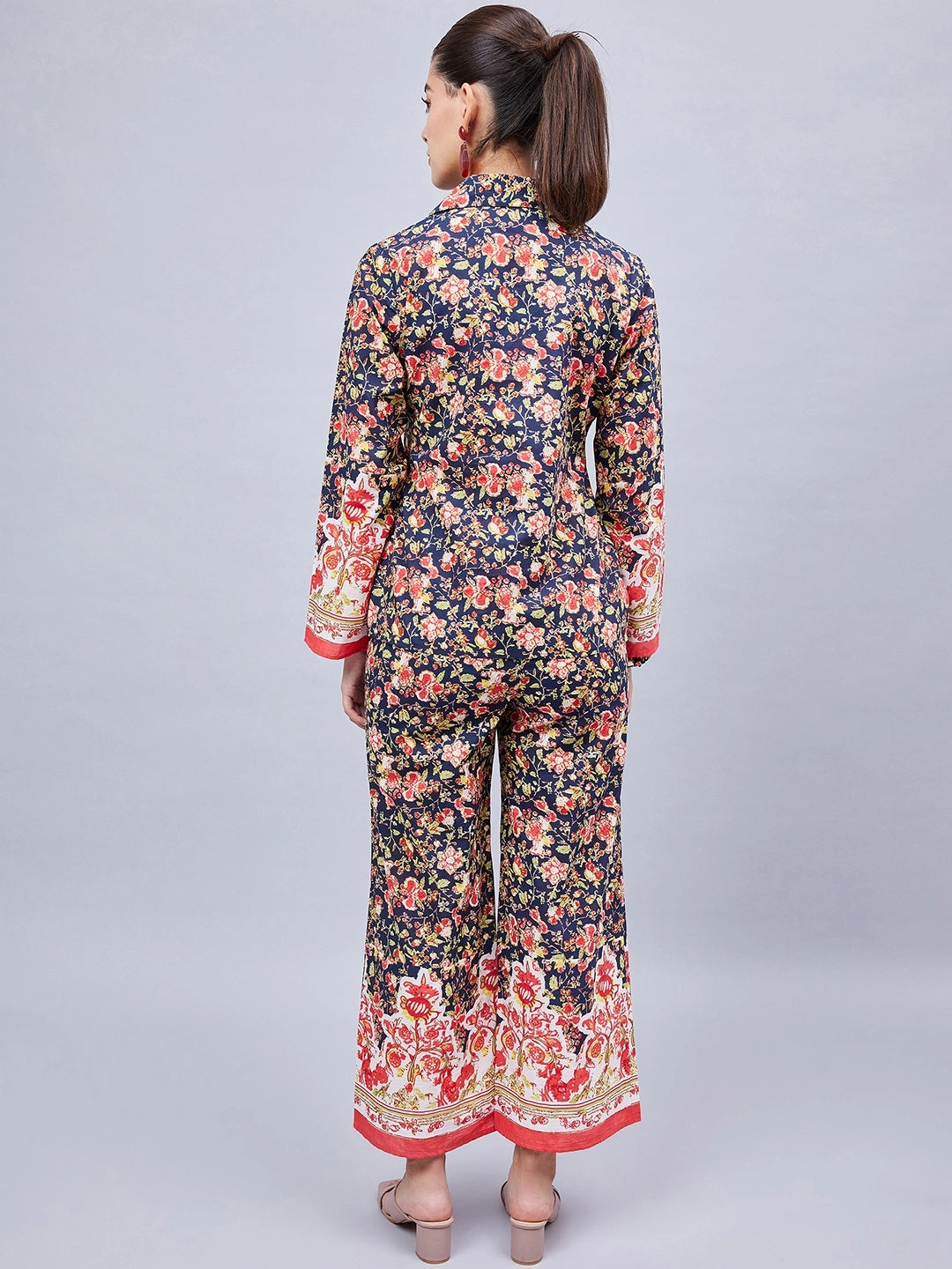 winered-women-navy-blue-border-print-co-ord-set