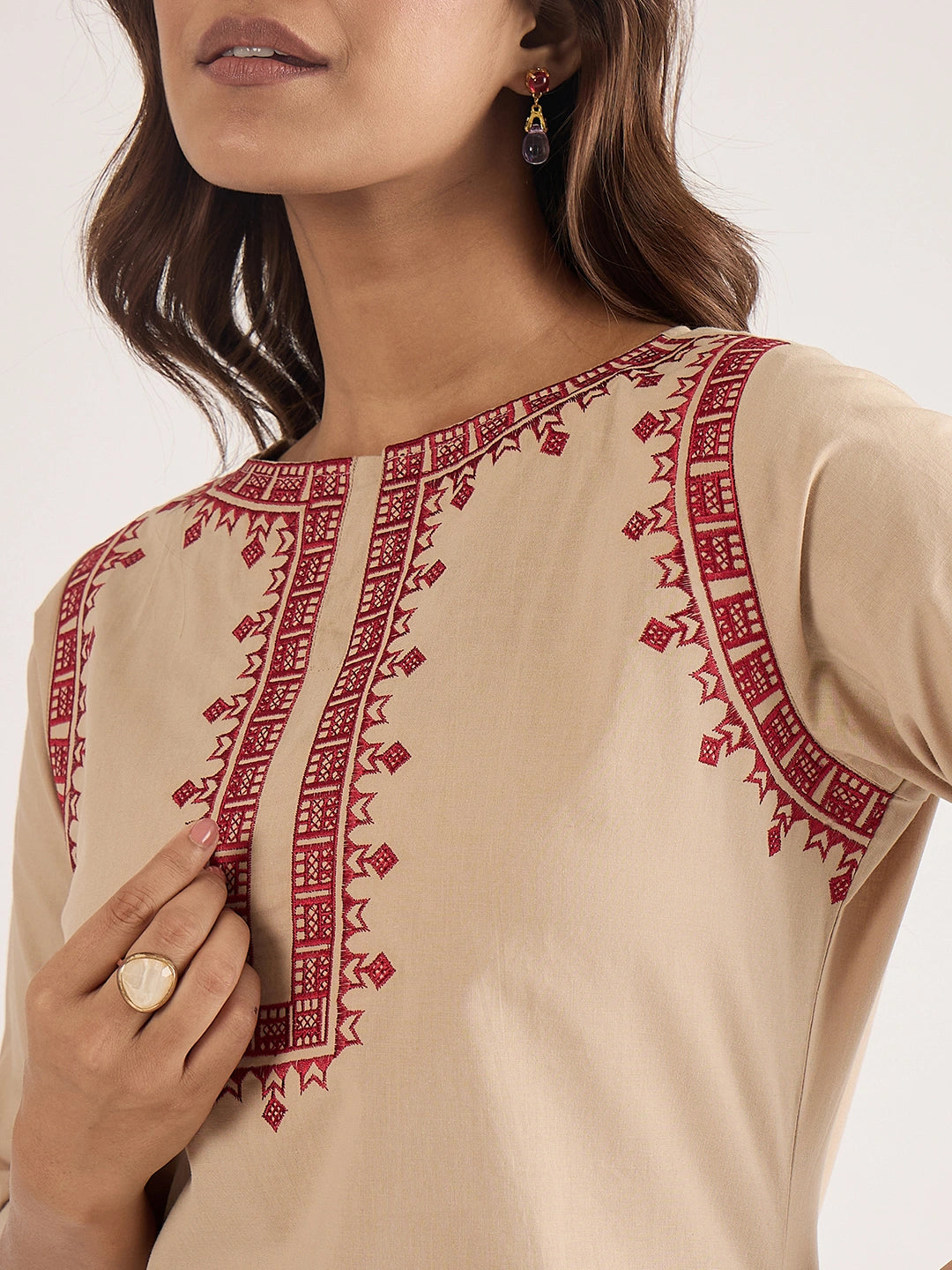 Women Beige cotton embroidered straight-cut kurta