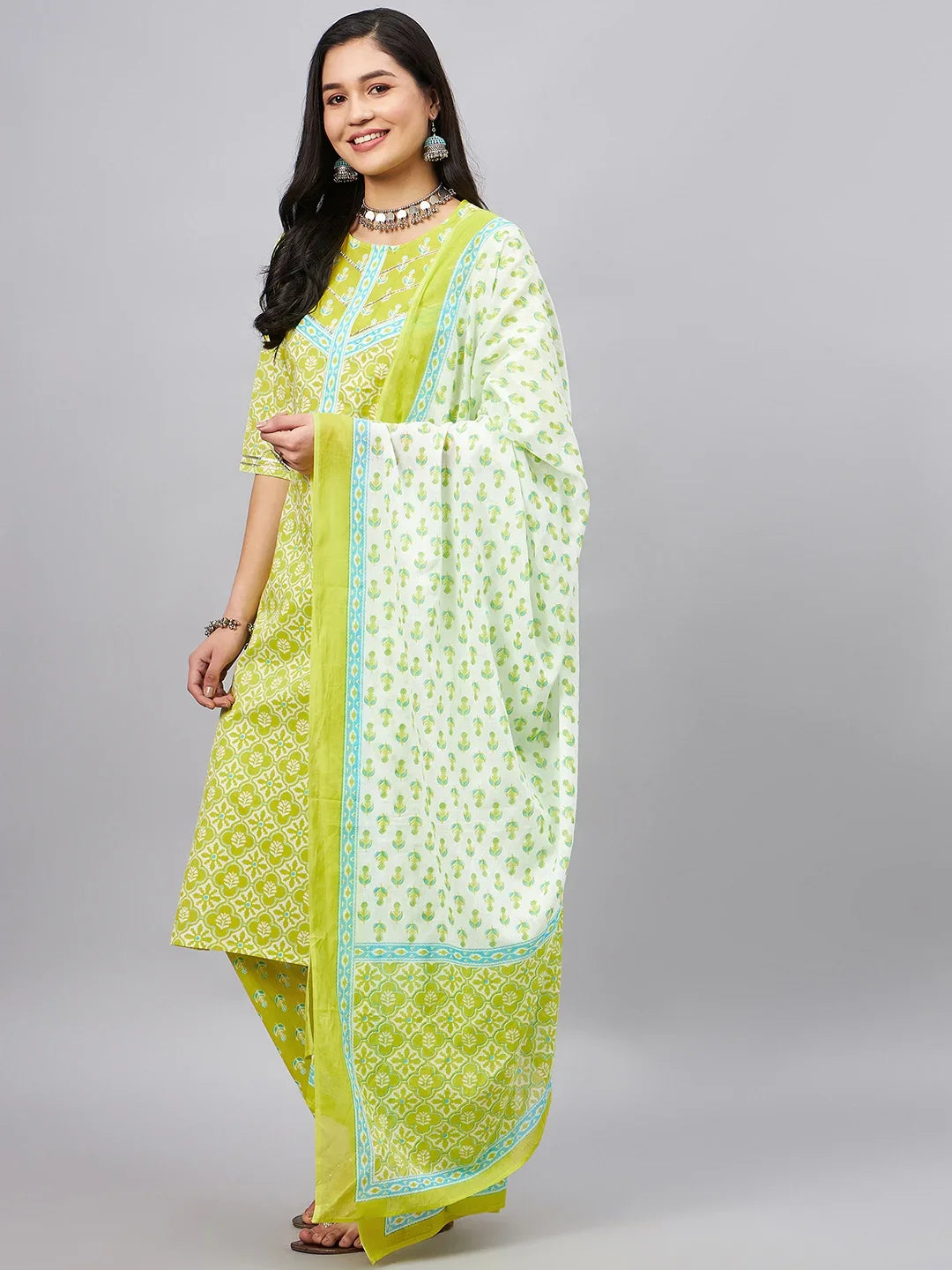 winered-woman-lime-green-with-tarquise-border-kurta-set