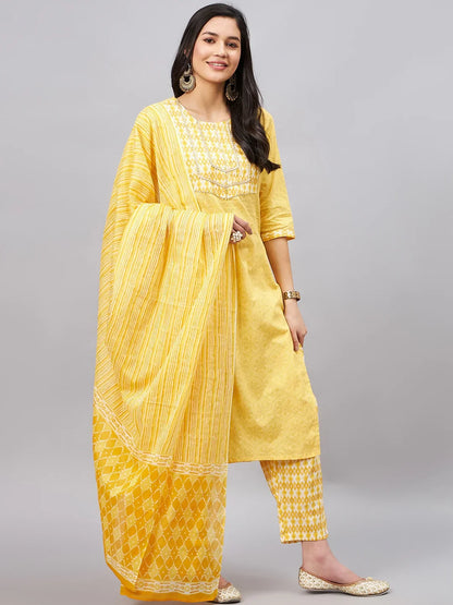 winered-woman-yellow-golden-print-kurta-set