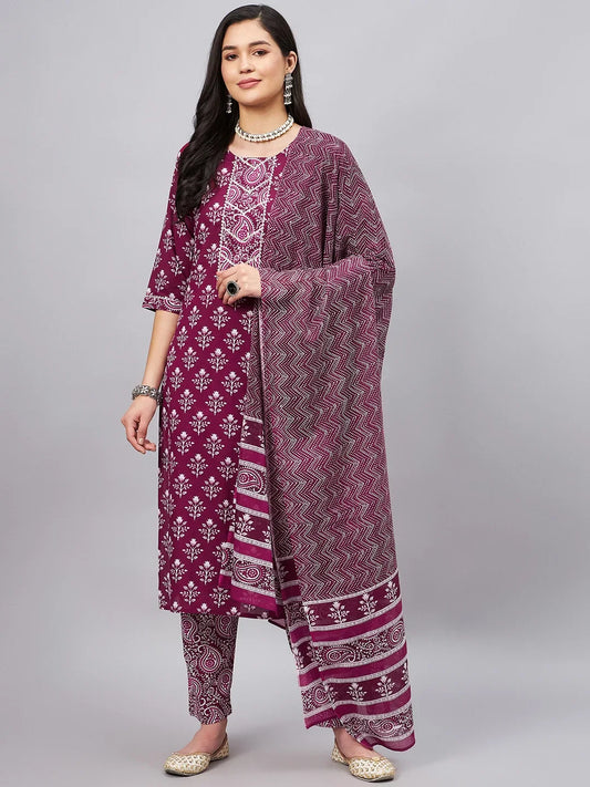winered-women-burgundy-floral-print-gota-neck-detailing-kurta-set
