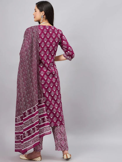 winered-women-burgundy-floral-print-gota-neck-detailing-kurta-set