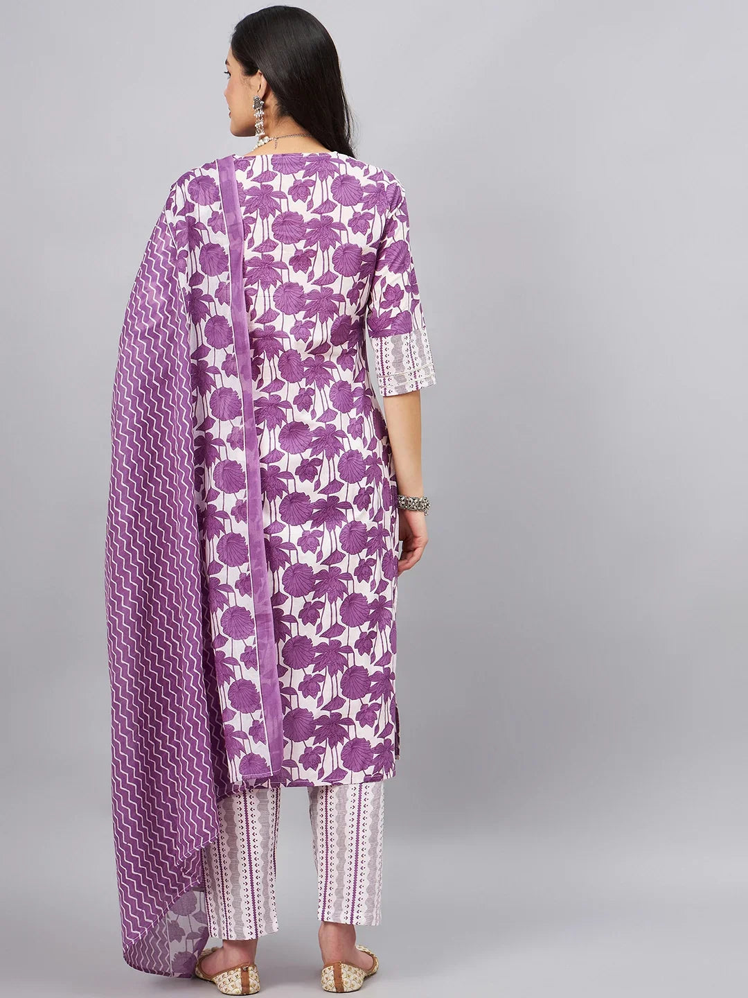 winered-women-purple-floral-gota-detailed-neck-kurta-set-with-dupatta
