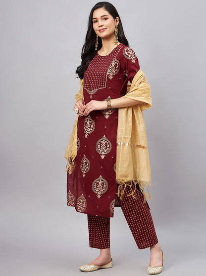winered-woman-maroon-paisley-print-with-gota-detailed-neck-kurta-set