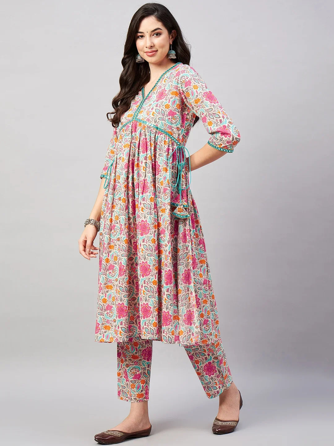 winered-woman-multicolor-print-mirror-work-kurta-set