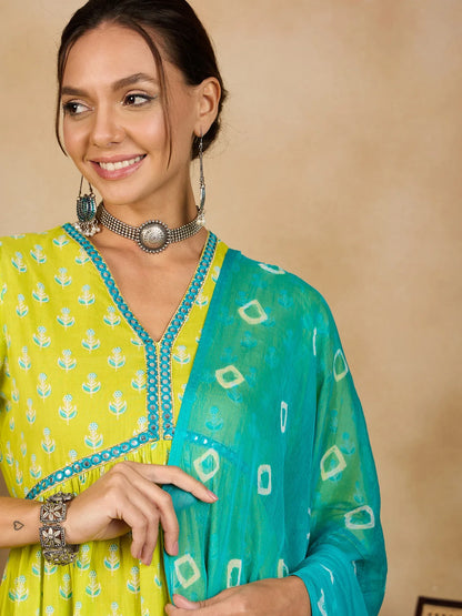 winered-woman-green-printed-naira-cut-mirror-work-kurta-set-with-dupatta