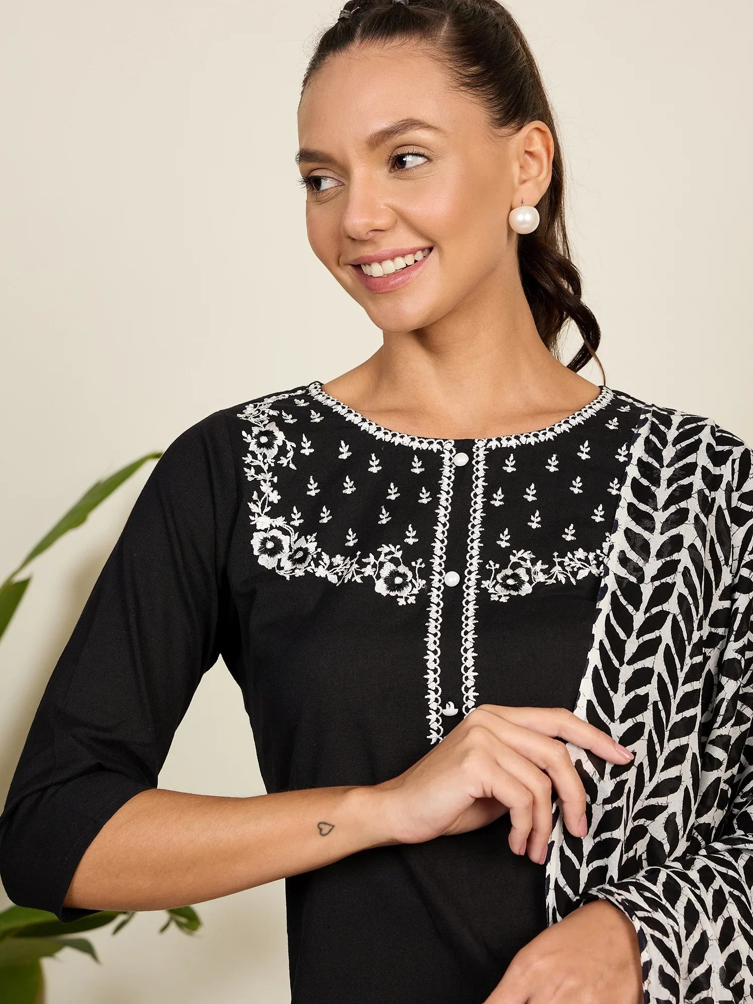 winered-woman-black-with-black-embroidery-kurta-set-with-cotton-dupatta