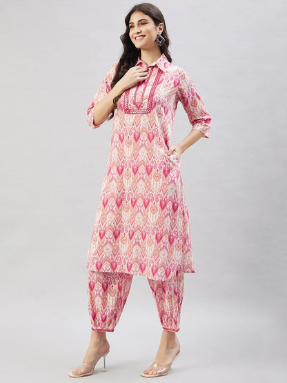 winered-woman-pink-geometric-print-collared-neck-embroidered-pathani-kurta-set