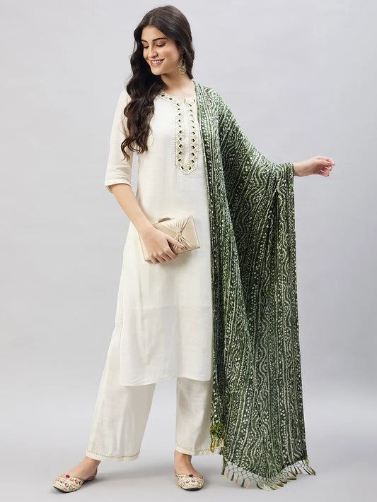 winered-woman-off-white-kurta-set-with-green-bhandej-dupatta