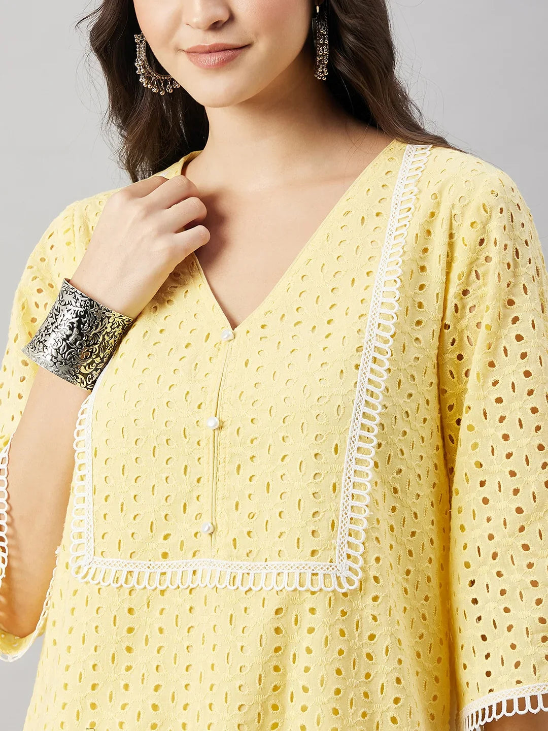 winered-woman-yellow-kurta-set-with-shiffli-lace-detailing