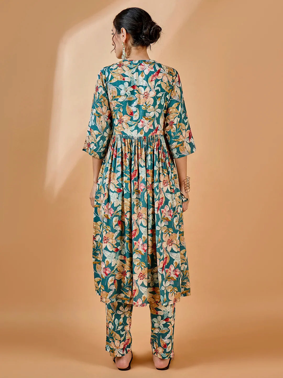 winered-woman-teal-blue-floral-print-rayon-embroidered-kurta-set