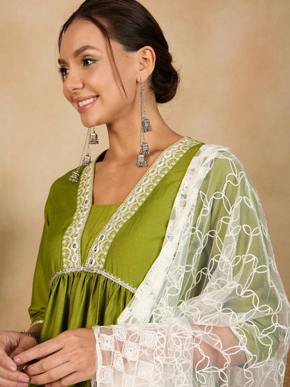 winered-woman-naira-cut-embroidered-green-kurta-set-with-dupatta