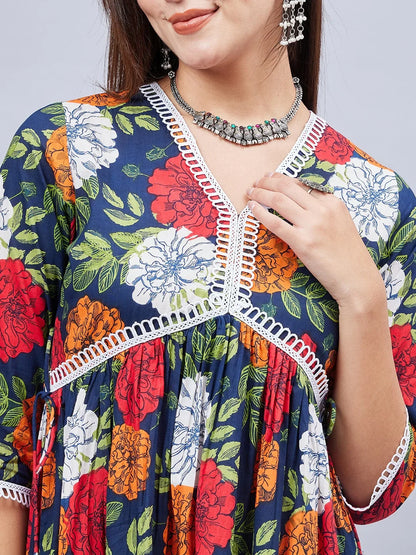 winred-woman-blue-floral-print-lace-detailing-kurta-set