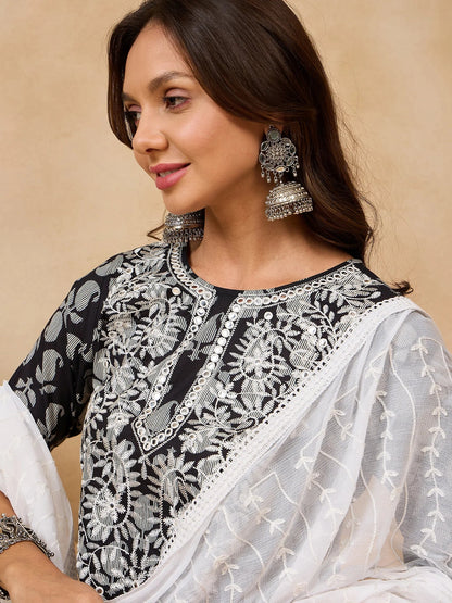 winered-woman-orange-embroidered-neck-straight-kurta-set-with-dupatta