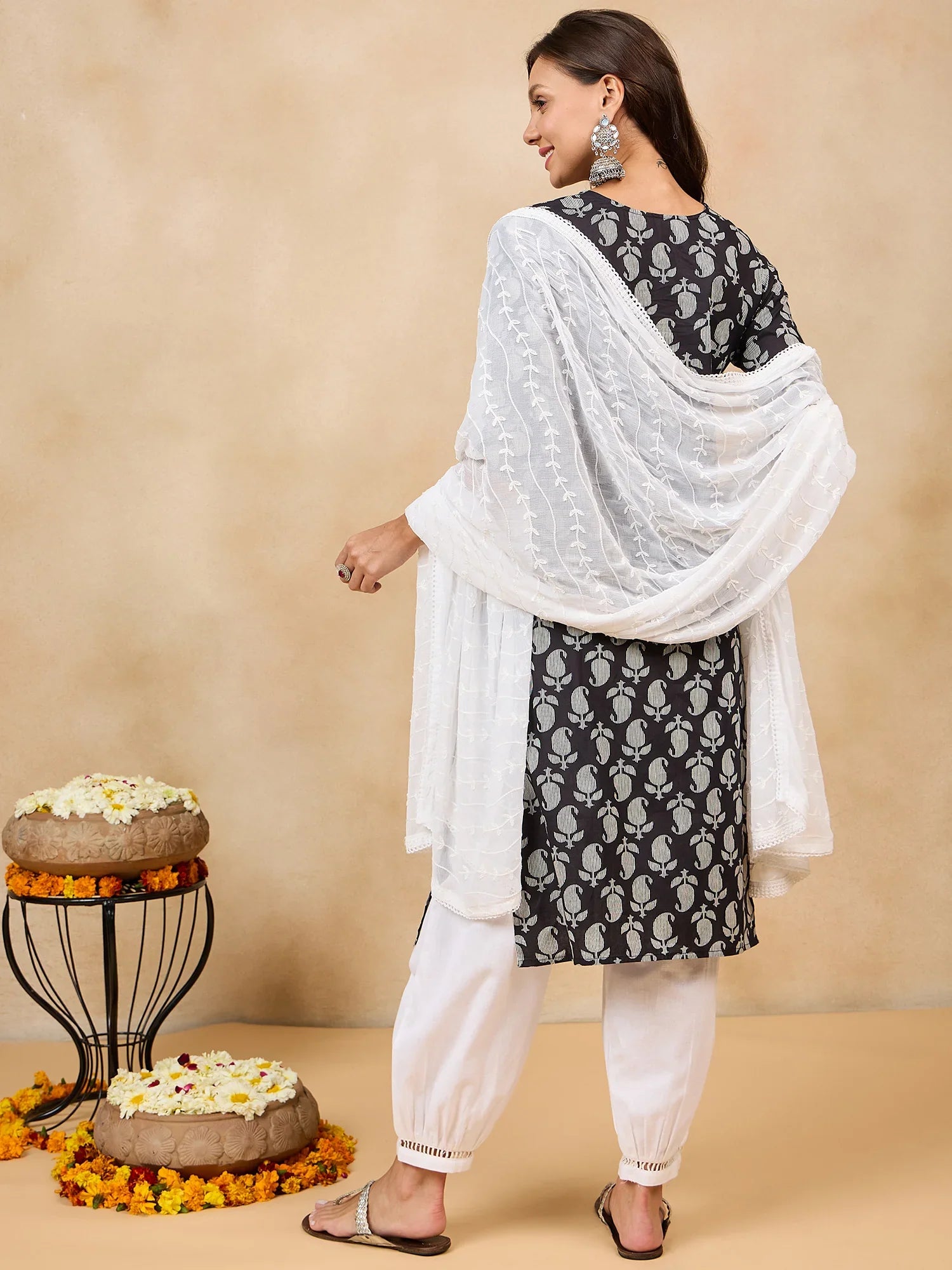 winered-woman-orange-embroidered-neck-straight-kurta-set-with-dupatta