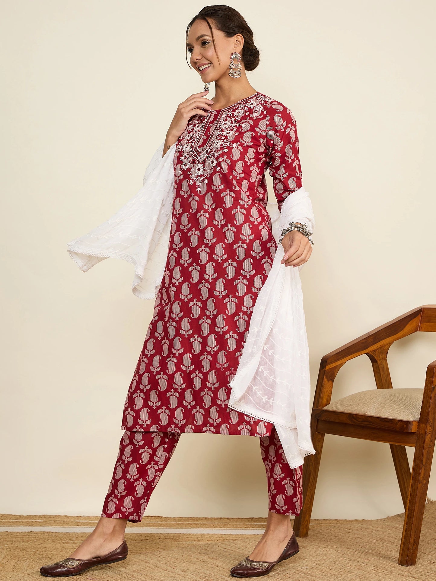 winered-woman-maroon-embriodered-kurta-set-with-dupatta
