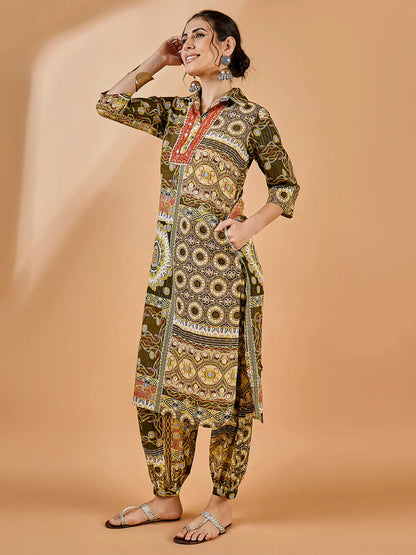 winered-women-embriodered-pathani-kurta-set