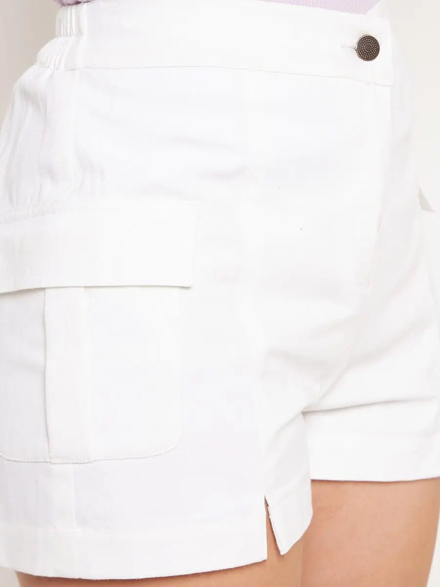 winered-white-mini-shorts-with-front-slits