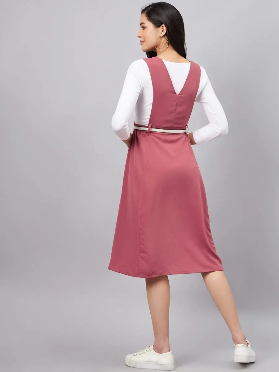 winered-women-soild-pinafore-dress-with-button