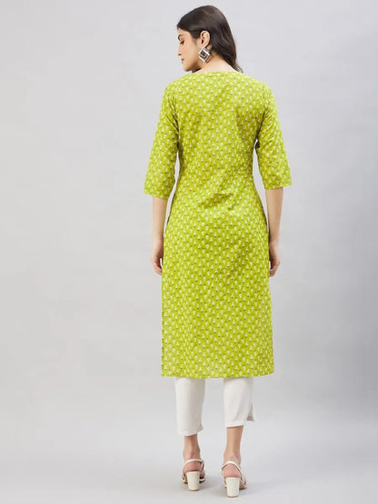 winered-women-green-paisley-print-mirror-embroidery-straight-kurta