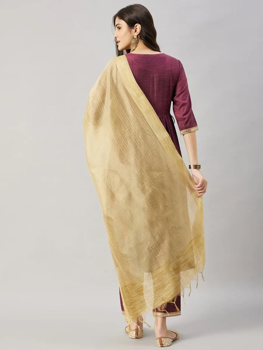 winered-woman-pink-embroidered-kurta-pant-dupatta-set