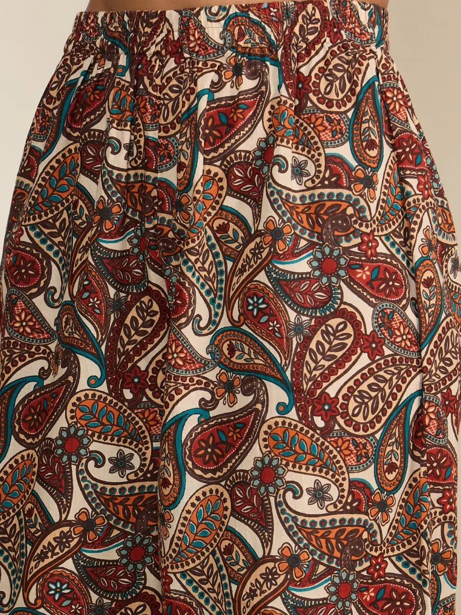 winered-woman-paisley-print-sleeveless-brown-coord-set