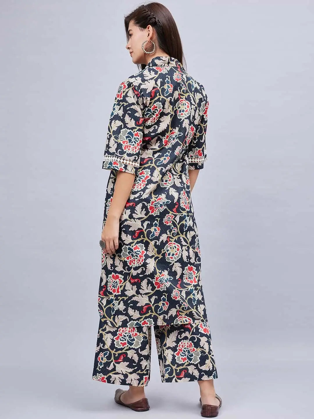 winered-woman-black-oversized-botanical-print-sleeve-lace-co-ord-set