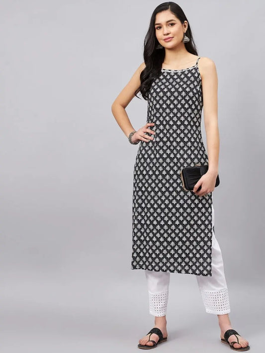winered-women-black-and-white-geometric-print-strap-kurta