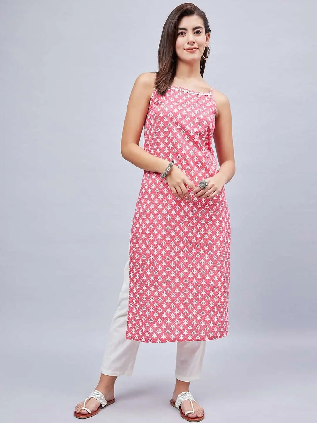 winered-women-pink-and-white-geometric-print-strap-kurta